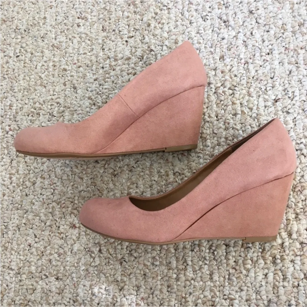 NWT Pima Wedge Heels from CL by Laundry